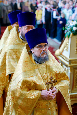 Митрополит Игнатий совершил детскую Литургию в Покровском соборе г. Саратова
