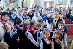 Митрополит Игнатий совершил детскую Литургию в Покровском соборе г. Саратова