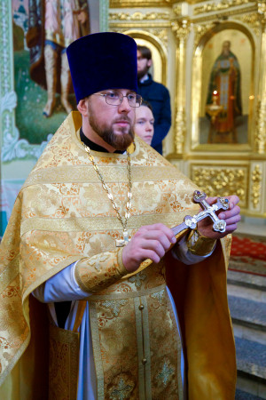 Митрополит Игнатий совершил детскую Литургию в Покровском соборе г. Саратова