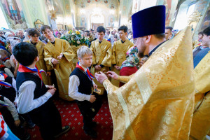 Митрополит Игнатий совершил детскую Литургию в Покровском соборе г. Саратова