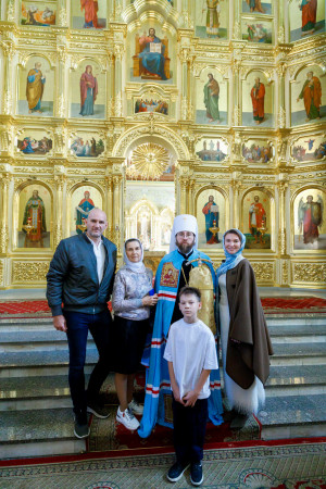 Митрополит Игнатий совершил детскую Литургию в Покровском соборе г. Саратова