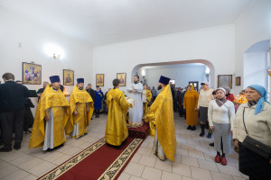 Митрополит Игнатий совершил Божественную литургию в храме Архангела Михаила г. Аткарска
