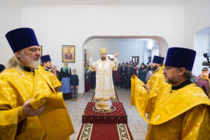 Митрополит Игнатий совершил Божественную литургию в храме Архангела Михаила г. Аткарска