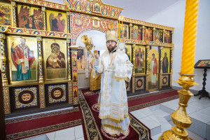 Митрополит Игнатий совершил Божественную литургию в храме Архангела Михаила г. Аткарска
