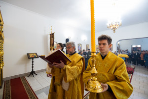 Митрополит Игнатий совершил Божественную литургию в храме Архангела Михаила г. Аткарска