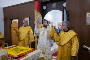Митрополит Игнатий совершил Божественную литургию в храме Архангела Михаила г. Аткарска