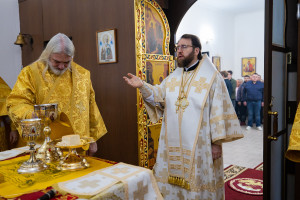 Митрополит Игнатий совершил Божественную литургию в храме Архангела Михаила г. Аткарска