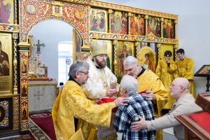 Митрополит Игнатий совершил Божественную литургию в храме Архангела Михаила г. Аткарска