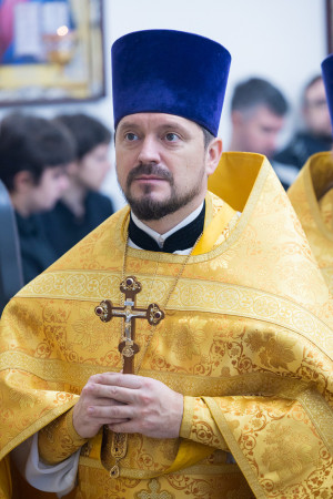 Митрополит Игнатий совершил Божественную литургию в храме Архангела Михаила г. Аткарска