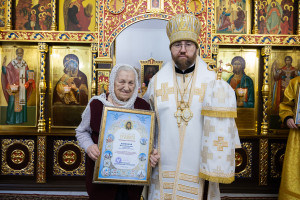 Митрополит Игнатий совершил Божественную литургию в храме Архангела Михаила г. Аткарска