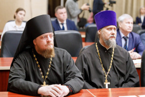 Архипастыри и пастыри Саратовской митрополии приняли участие в заседании Совета по взаимодействию с национальными и религиозными объединениями при губернаторе Саратовской области