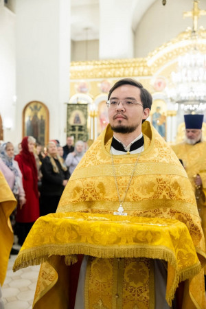 Архиереи Саратовской митрополии совершили Божественную литургию в соборном храме святителя Спиридона Тримифунтского г. Саратова