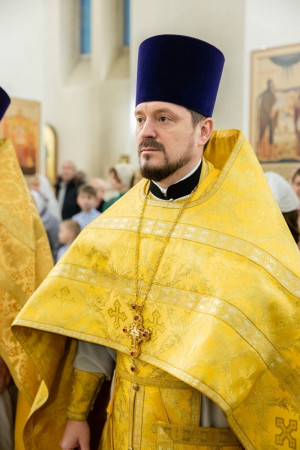 Архиереи Саратовской митрополии совершили Божественную литургию в соборном храме святителя Спиридона Тримифунтского г. Саратова