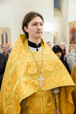 Архиереи Саратовской митрополии совершили Божественную литургию в соборном храме святителя Спиридона Тримифунтского г. Саратова