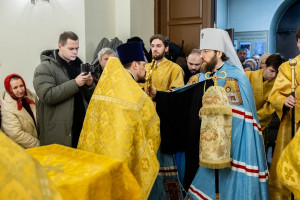 Архиереи Саратовской митрополии совершили Божественную литургию в соборном храме святителя Спиридона Тримифунтского г. Саратова