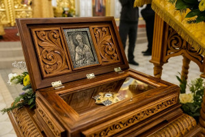 Архиереи Саратовской митрополии совершили Божественную литургию в соборном храме святителя Спиридона Тримифунтского г. Саратова