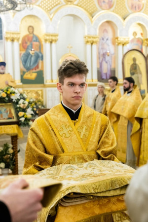 Архиереи Саратовской митрополии совершили Божественную литургию в соборном храме святителя Спиридона Тримифунтского г. Саратова