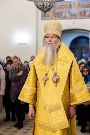 Архиереи Саратовской митрополии совершили Божественную литургию в соборном храме святителя Спиридона Тримифунтского г. Саратова