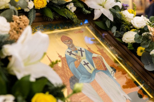 Архиереи Саратовской митрополии совершили Божественную литургию в соборном храме святителя Спиридона Тримифунтского г. Саратова