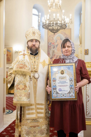 Архиереи Саратовской митрополии совершили Божественную литургию в соборном храме святителя Спиридона Тримифунтского г. Саратова