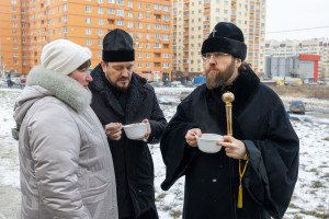 Архиереи Саратовской митрополии совершили Божественную литургию в соборном храме святителя Спиридона Тримифунтского г. Саратова