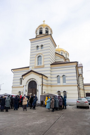 Архиереи Саратовской митрополии совершили Божественную литургию в соборном храме святителя Спиридона Тримифунтского г. Саратова