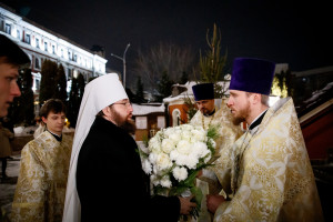 Ночное рождественское богослужение в Свято-Троицком кафедральном соборе г. Саратова