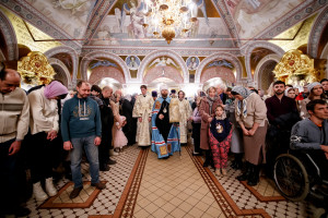 Ночное рождественское богослужение в Свято-Троицком кафедральном соборе г. Саратова