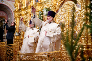 Ночное рождественское богослужение в Свято-Троицком кафедральном соборе г. Саратова