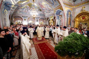 Ночное рождественское богослужение в Свято-Троицком кафедральном соборе г. Саратова