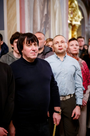 Ночное рождественское богослужение в Свято-Троицком кафедральном соборе г. Саратова