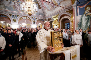 Ночное рождественское богослужение в Свято-Троицком кафедральном соборе г. Саратова