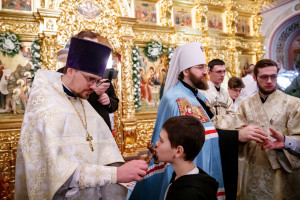 Ночное рождественское богослужение в Свято-Троицком кафедральном соборе г. Саратова