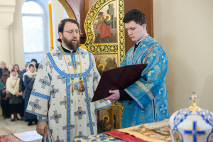 Митрополит Игнатий совершил Божественную литургию в храме в честь иконы Божией Матери «Утоли моя печали» г. Саратова