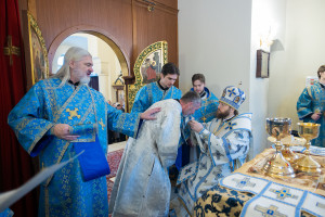 Митрополит Игнатий совершил Божественную литургию в храме в честь иконы Божией Матери «Утоли моя печали» г. Саратова