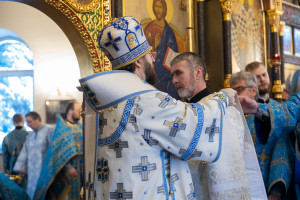 Митрополит Игнатий совершил Божественную литургию в храме в честь иконы Божией Матери «Утоли моя печали» г. Саратова
