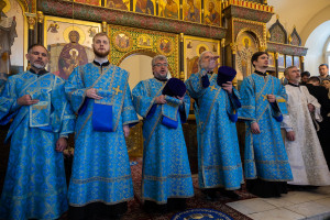 Митрополит Игнатий совершил Божественную литургию в храме в честь иконы Божией Матери «Утоли моя печали» г. Саратова