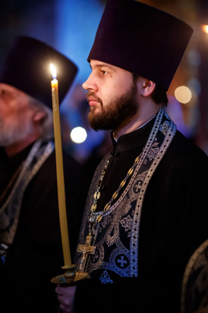 Великое повечерие с чтением Великого покаянного канона преподобного Андрея Критского в Свято-Троицком кафедральном соборе г. Саратова