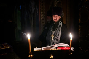 Великое повечерие с чтением Великого покаянного канона преподобного Андрея Критского в Свято-Троицком кафедральном соборе г. Саратова