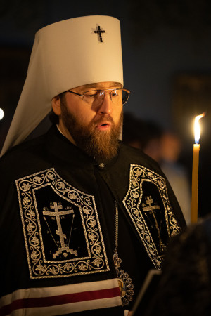 Митрополит Игнатий совершил великое повечерие с чтением Великого покаянного канона преподобного Андрея Критского в Свято-Духовском соборе г. Саратова