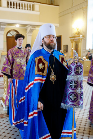 Митрополит Игнатий совершил Литургию Преждеосвященных Даров в храме святого апостола и евангелиста Иоанна Богослова при СПДС