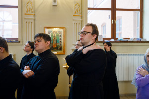 Митрополит Игнатий совершил Литургию Преждеосвященных Даров в храме святого апостола и евангелиста Иоанна Богослова при СПДС