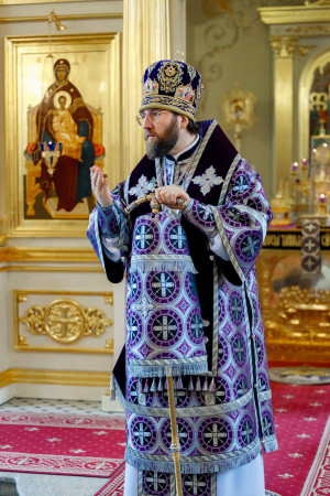 Митрополит Игнатий совершил Литургию Преждеосвященных Даров в храме святого апостола и евангелиста Иоанна Богослова при СПДС