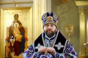 Митрополит Игнатий совершил Литургию Преждеосвященных Даров в храме святого апостола и евангелиста Иоанна Богослова при СПДС