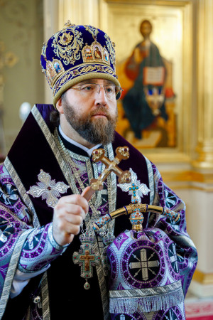Митрополит Игнатий совершил Литургию Преждеосвященных Даров в храме святого апостола и евангелиста Иоанна Богослова при СПДС