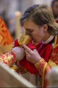 В день памяти святителя Николая Чудотворца Митрополит Лонгин возглавил Литургию в верхнем храме базилики святителя Николая г. Бари (Италия)
