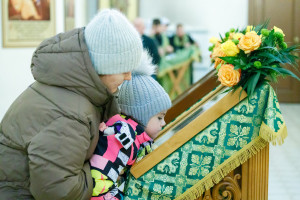 Митрополит Игнатий совершил Божественную литургию в соборном храме святителя Спиридона Тримифунтского г. Саратова