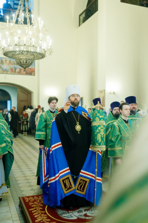 Митрополит Игнатий совершил Божественную литургию в соборном храме святителя Спиридона Тримифунтского г. Саратова