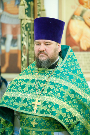 Митрополит Игнатий совершил Божественную литургию в соборном храме святителя Спиридона Тримифунтского г. Саратова