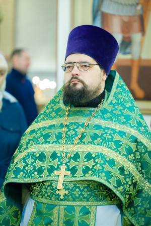 Митрополит Игнатий совершил Божественную литургию в соборном храме святителя Спиридона Тримифунтского г. Саратова